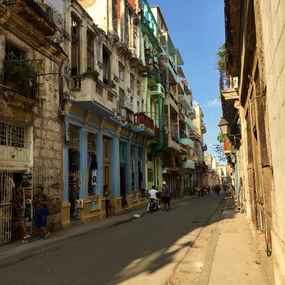 Meet your Posher, April - Picture 2 of 2